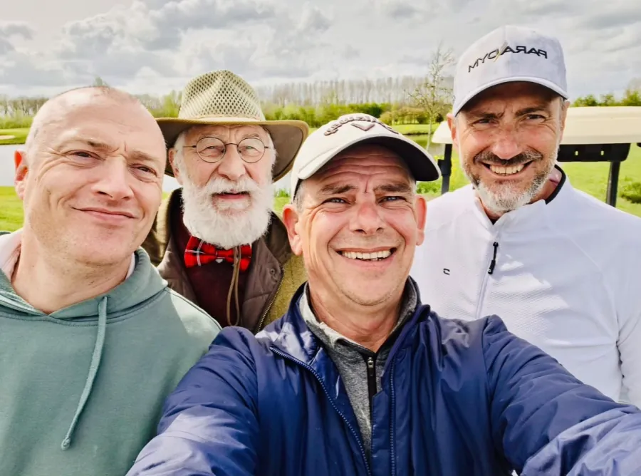 Pedro Nogueira with fellow golfers of different generations on the course